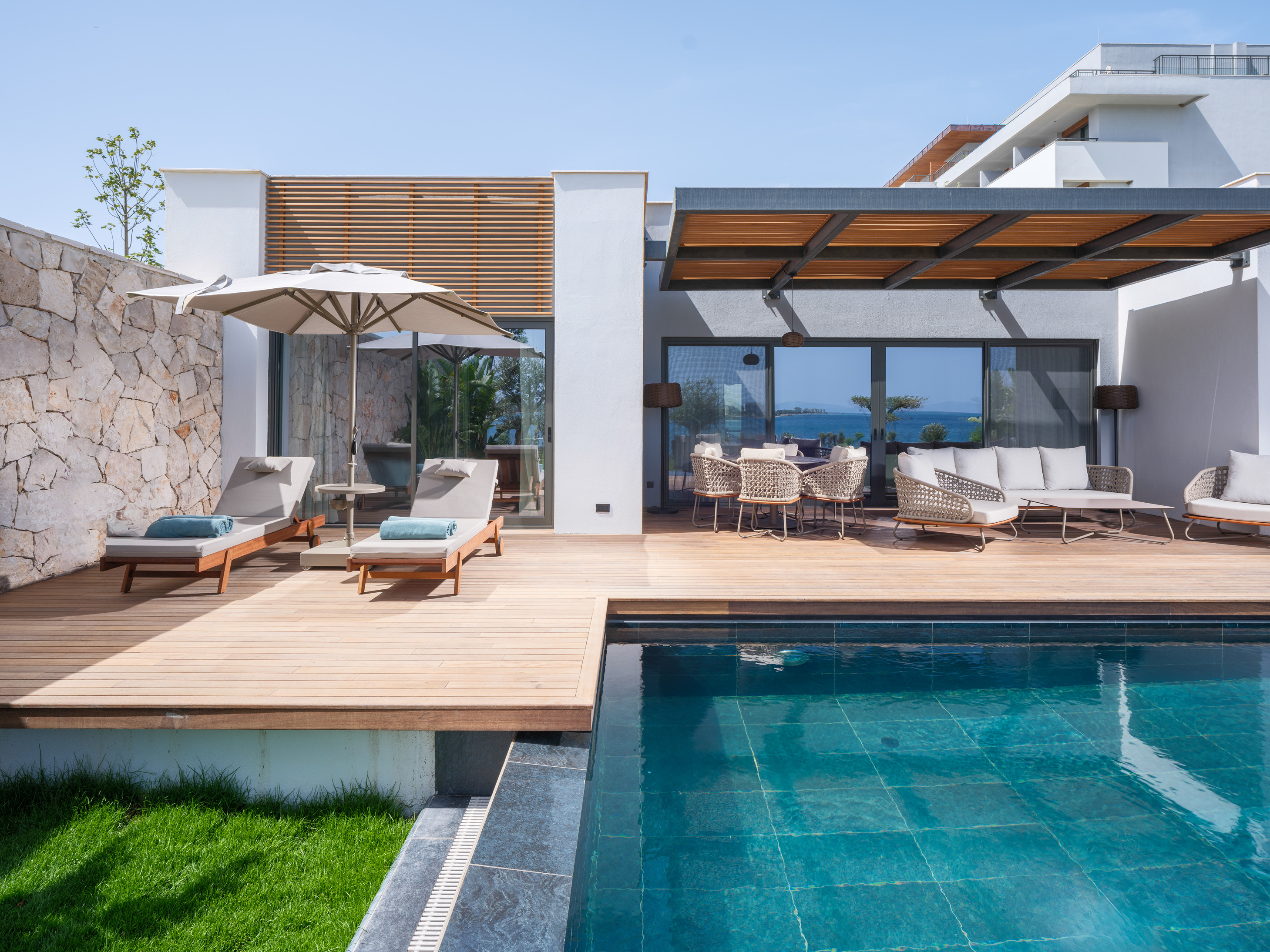 Bayou Villa with Three Bedrooms Sea View
