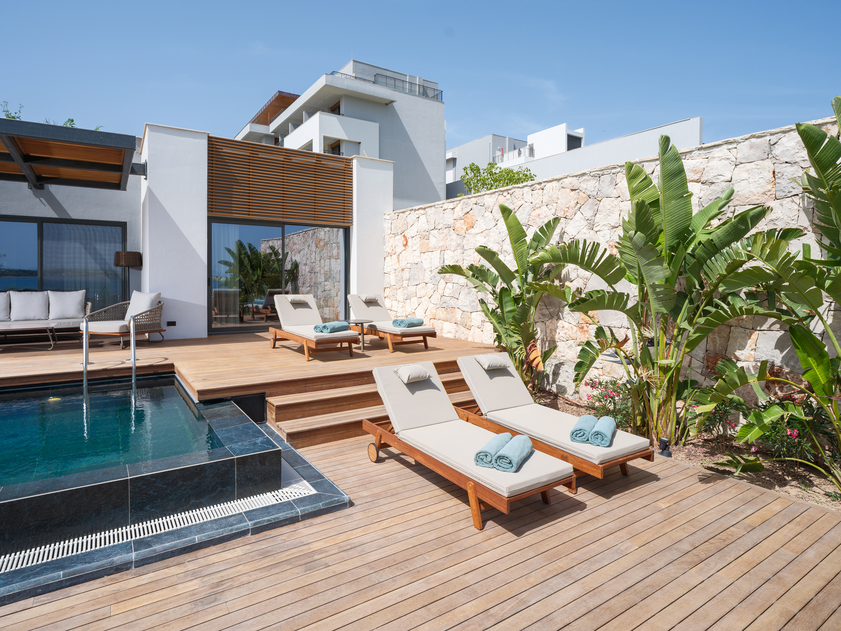 Bayou Villa with Three Bedrooms Sea View